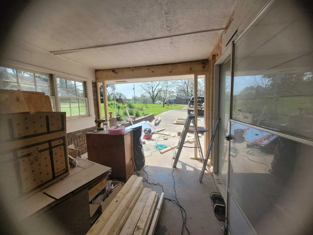 Air movers and dehumidifier for Drying & Dehumidification in South Charleston